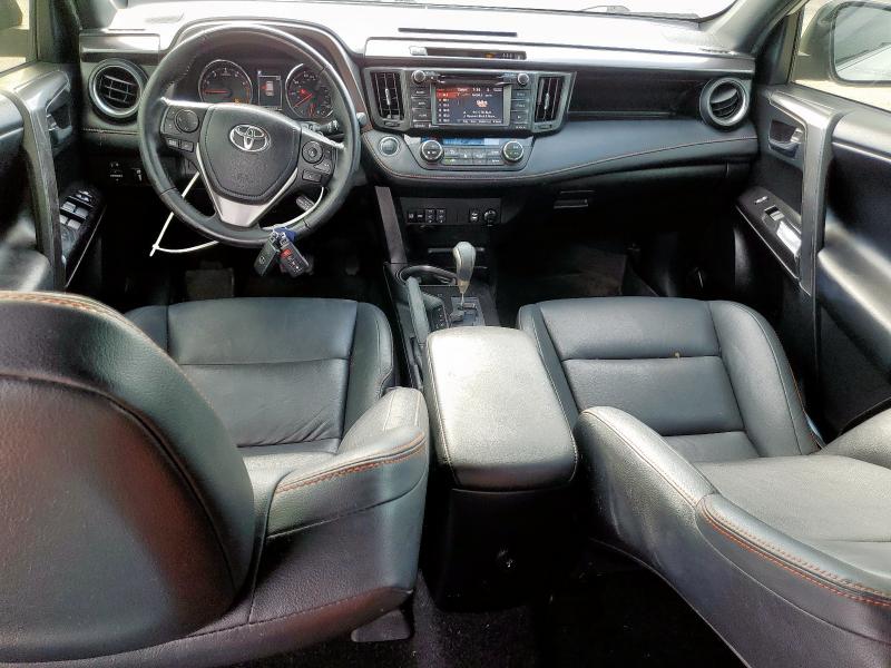 JTMNFREV0JJ164230 - 2018 TOYOTA RAV4 SE WHITE photo 8