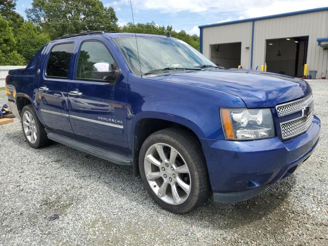 3GNTKGE7XDG350699 - 2013 CHEVROLET AVALANCHE LTZ BLUE photo 4