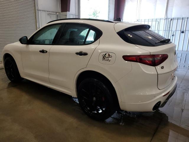 ZASPAKBN0L7C76309 - 2020 ALFA ROMEO STELVIO TI WHITE photo 2