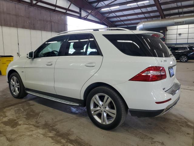 4JGDA5HB5CA037038 - 2012 MERCEDES-BENZ ML 350 4MATIC WHITE photo 2