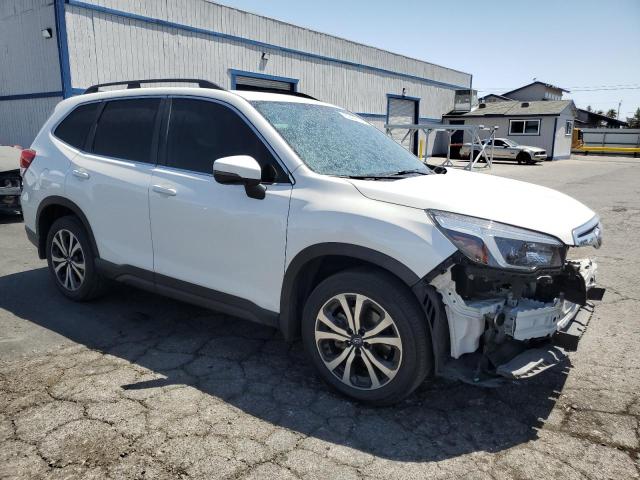 JF2SKAUC5MH497410 - 2021 SUBARU FORESTER LIMITED თეთრი ფოტო 4