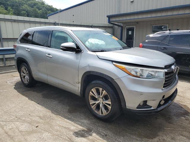 5TDKKRFHXFS092809 - 2015 TOYOTA HIGHLANDER XLE SILVER photo 4