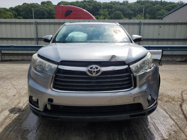 5TDKKRFHXFS092809 - 2015 TOYOTA HIGHLANDER XLE SILVER photo 5