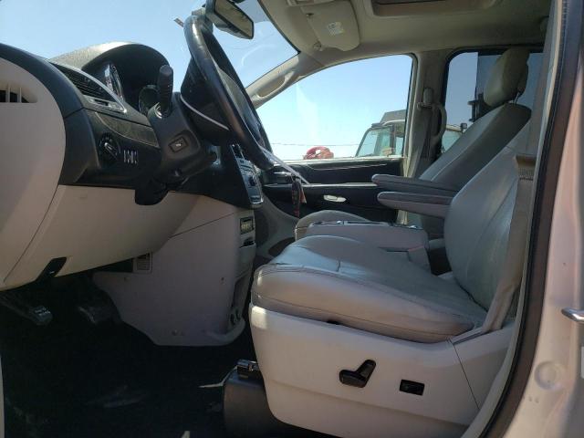 2A4RR8DG4BR635616 - 2011 CHRYSLER TOWN & COU TOURING L SILVER photo 7