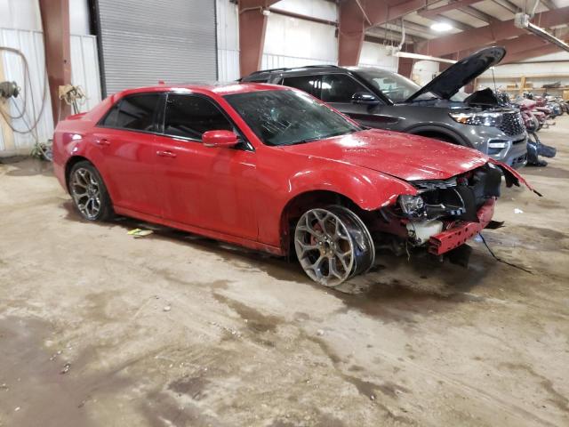 2C3CCABT7GH182436 - 2016 CHRYSLER 300 S RED photo 4