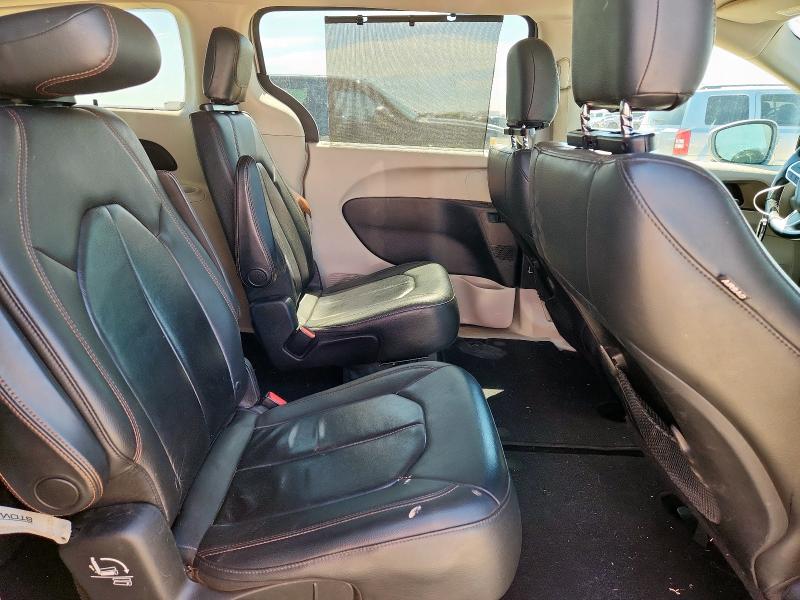 2C4RC1BG0HR569236 - 2017 CHRYSLER PACIFICA TOURING L SILVER photo 11