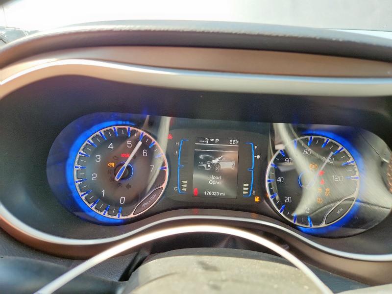 2C4RC1BG0HR569236 - 2017 CHRYSLER PACIFICA TOURING L SILVER photo 9