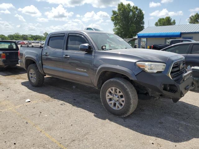 5TFCZ5AN8JX142681 - 2018 TOYOTA TACOMA DOUBLE CAB GRAY photo 4