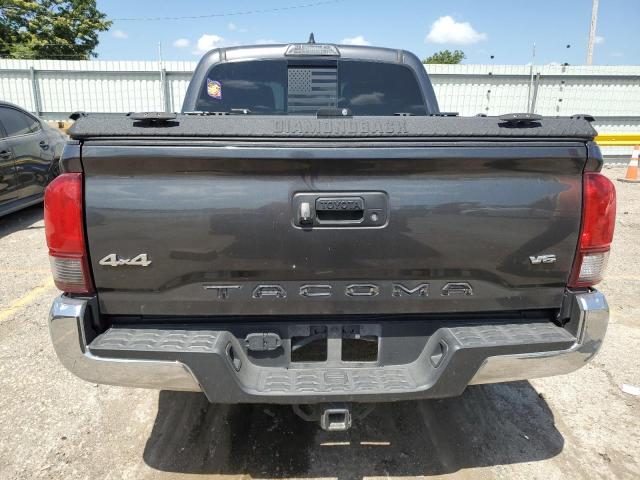 5TFCZ5AN8JX142681 - 2018 TOYOTA TACOMA DOUBLE CAB GRAY photo 6