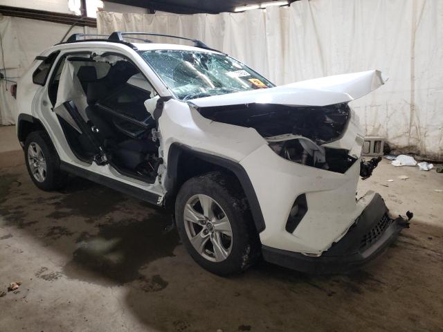 2T3P1RFV8KC004297 - 2019 TOYOTA RAV4 XLE WHITE photo 4