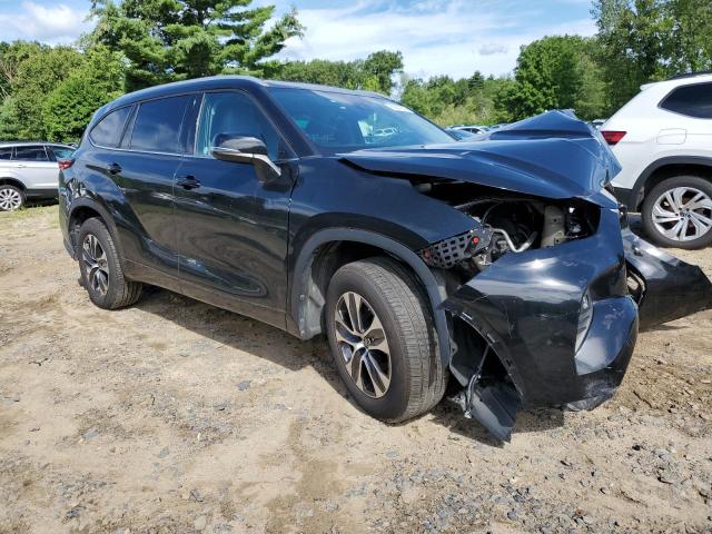 5TDGZRAH0NS120592 - 2022 TOYOTA HIGHLANDER XLE BLACK photo 4
