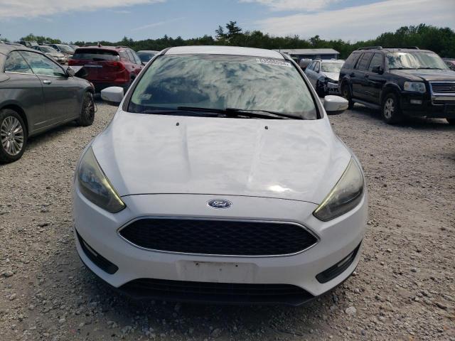 1FADP3F20GL326595 - 2016 FORD FOCUS SE WHITE photo 5