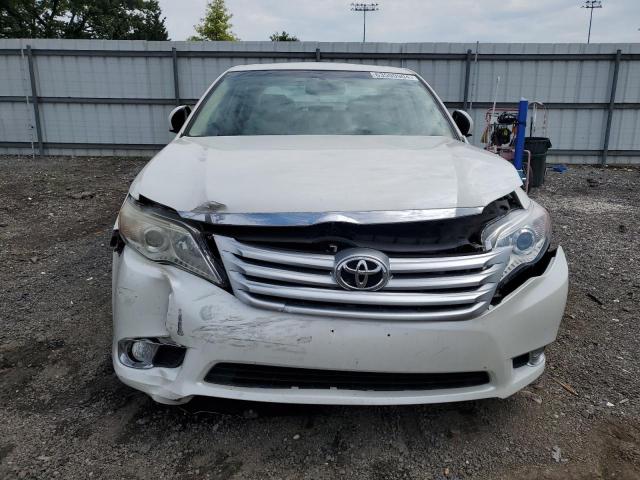 4T1BK3DB1BU404951 - 2011 TOYOTA AVALON BASE 白色 照片 5