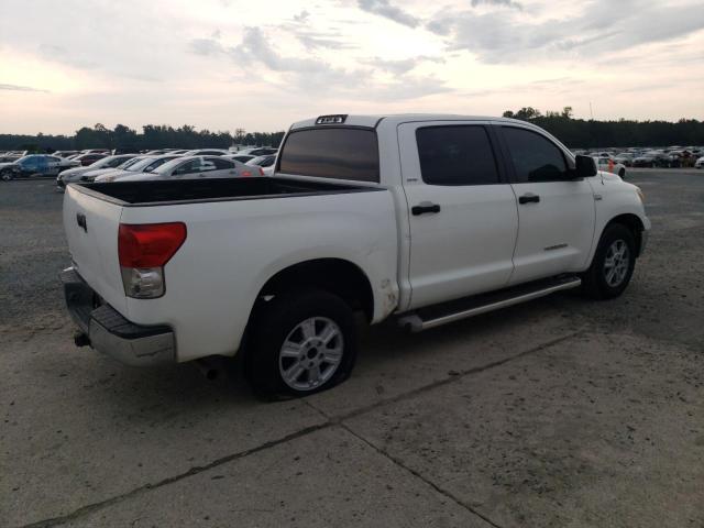 5TFET54148X021577 - 2008 TOYOTA TUNDRA CREWMAX WHITE photo 3