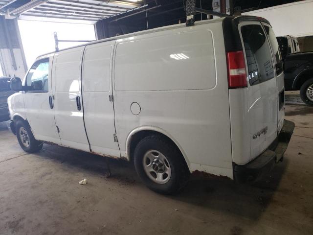 1GTFH15T531169280 - 2003 GMC SAVANA G1500 WHITE photo 2