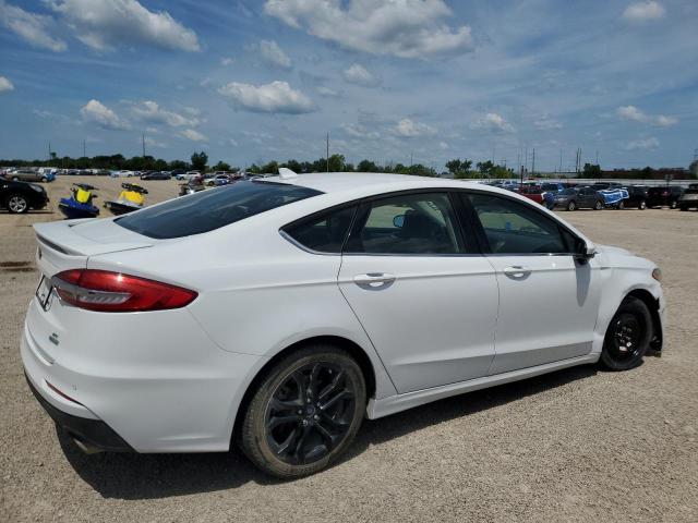 3FA6P0HD1KR198769 - 2019 FORD FUSION SE WHITE photo 3