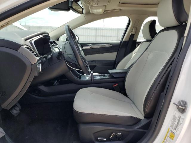 3FA6P0HD1KR198769 - 2019 FORD FUSION SE WHITE photo 7