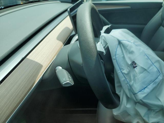 7SAYGAEE2SF222975 - 2025 TESLA MODEL Y CHARCOAL photo 9