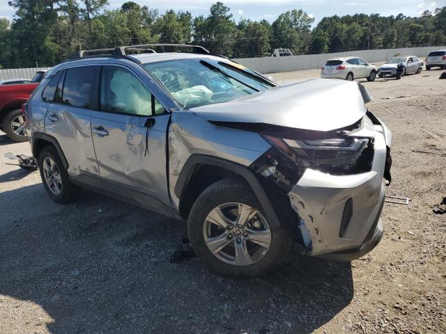 2T3LWRFV8RW198810 - 2024 TOYOTA RAV4 LE ნაცრისფერი ფოტო 4