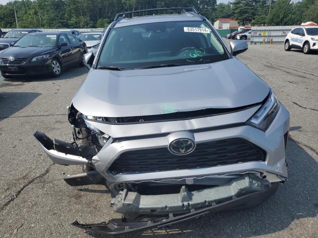 2T3P1RFVXRC442295 - 2024 TOYOTA RAV4 XLE SILVER photo 5