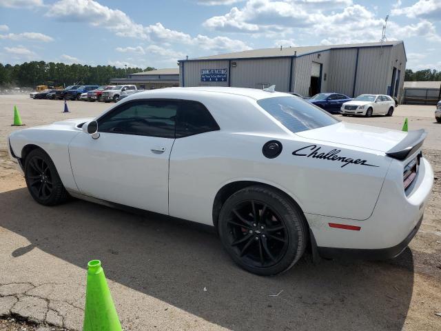 2C3CDZAG5JH215053 - 2018 DODGE CHALLENGER SXT WHITE photo 2