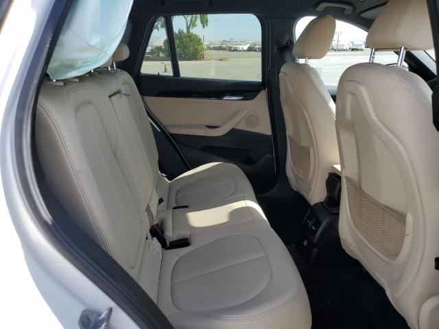 WBXHT3C37H5F81471 - 2017 BMW X1 XDRIVE28I WHITE photo 11