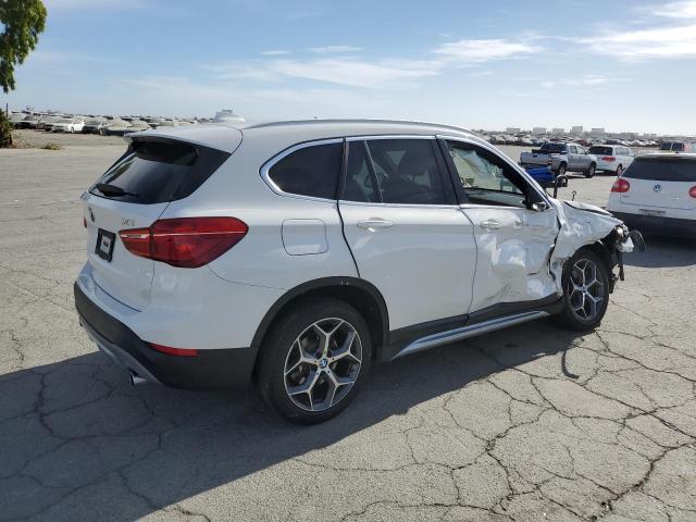 WBXHT3C37H5F81471 - 2017 BMW X1 XDRIVE28I WHITE photo 3