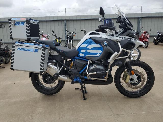WB10A1204JZ953188 - 2018 BMW R1200 GS ADVENTURE WHITE photo 1