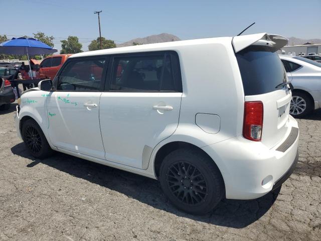 JTLZE4FEXDJ041002 - 2013 TOYOTA SCION XB WHITE photo 2