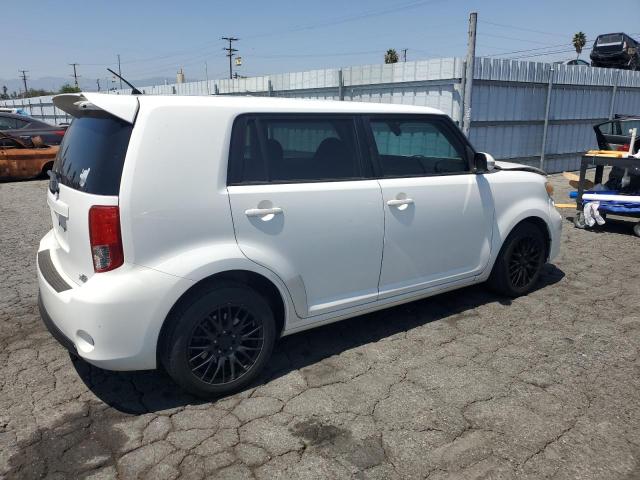 JTLZE4FEXDJ041002 - 2013 TOYOTA SCION XB WHITE photo 3