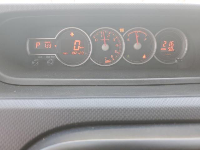 JTLZE4FEXDJ041002 - 2013 TOYOTA SCION XB WHITE photo 9