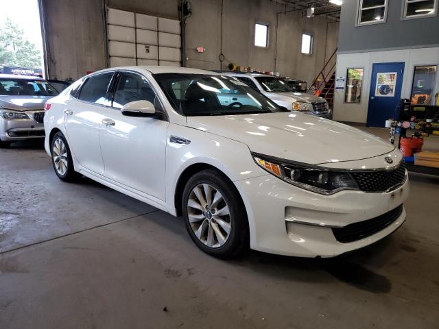 5XXGU4L3XGG094719 - 2016 KIA OPTIMA EX WHITE photo 4