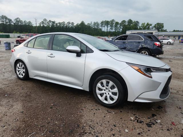 JTDEPMAE5MJ137793 - 2021 TOYOTA COROLLA LE SILVER photo 4