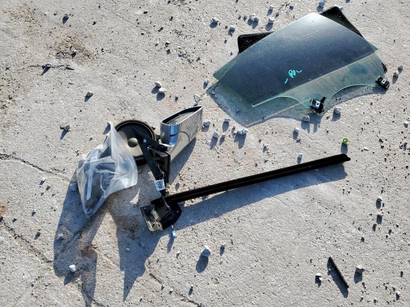 5YJ3E1EA5JF060722 - 2018 TESLA MODEL 3 Күміс фото 12