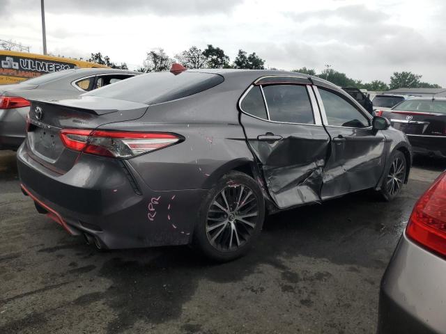 4T1B11HK1JU009944 - 2018 TOYOTA CAMRY L ნაცრისფერი ფოტო 3