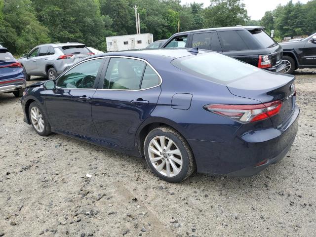 4T1C11AK5MU487366 - 2021 TOYOTA CAMRY LE BLUE photo 2