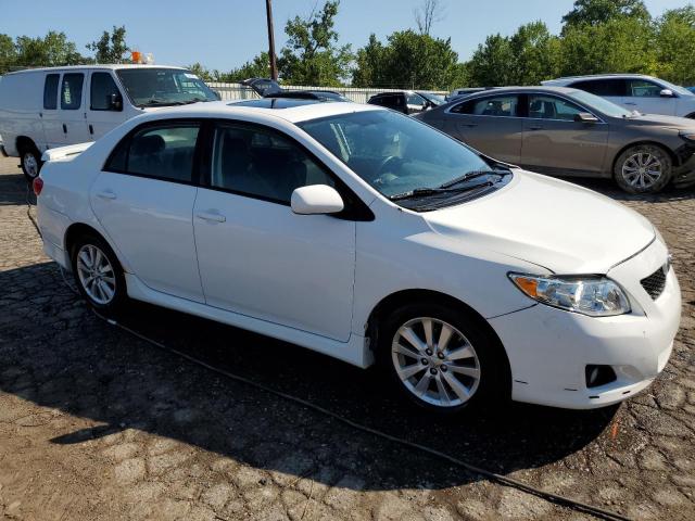 1NXBU4EE0AZ295809 - 2010 TOYOTA COROLLA BASE WHITE photo 4