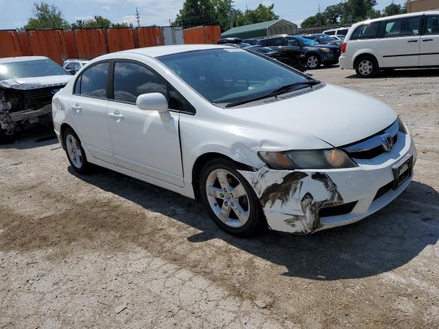 19XFA16639E005416 - 2009 HONDA CIVIC LX-S Blanc photo 4