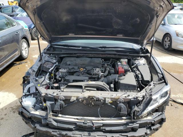 4T1B11HKXJU135977 - 2018 TOYOTA CAMRY L CHARCOAL photo 11