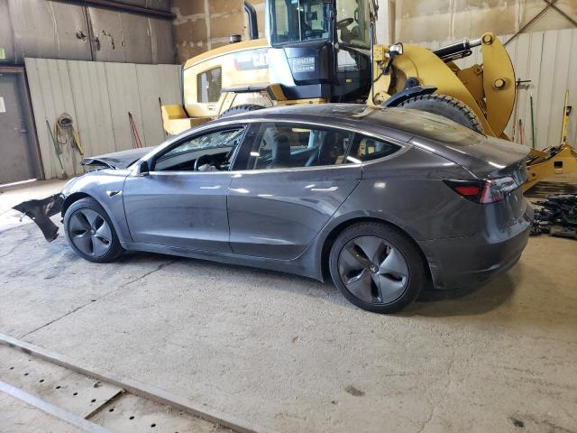 5YJ3E1EB0JF087383 - 2018 TESLA MODEL 3 ნაცრისფერი ფოტო 2