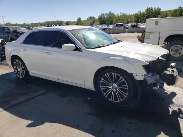 2C3CCABG8DH529139 - 2013 CHRYSLER 300 S WHITE photo 4