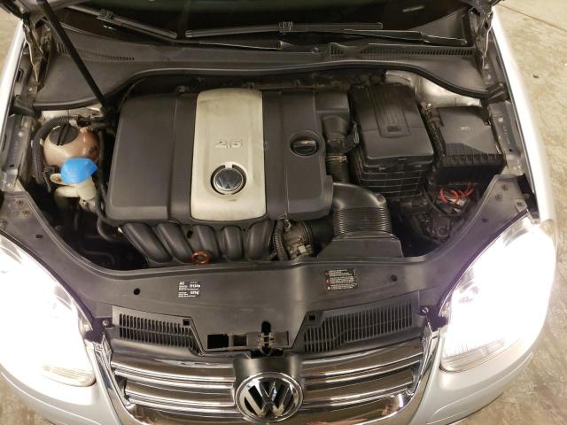 3VWPF71K35M626438 - 2005 VOLKSWAGEN NEW JETTA VALUE SILVER photo 11