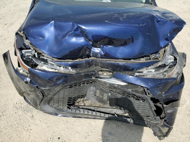 JTDHPRAE5LJ017940 - 2020 TOYOTA COROLLA LE BLUE photo 11