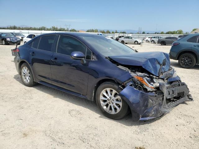 JTDHPRAE5LJ017940 - 2020 TOYOTA COROLLA LE BLUE photo 4