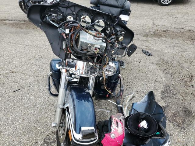 1HD1FCW112Y607757 - 2002 HARLEY-DAVIDSON FLHTCUI 蓝色 照片 9