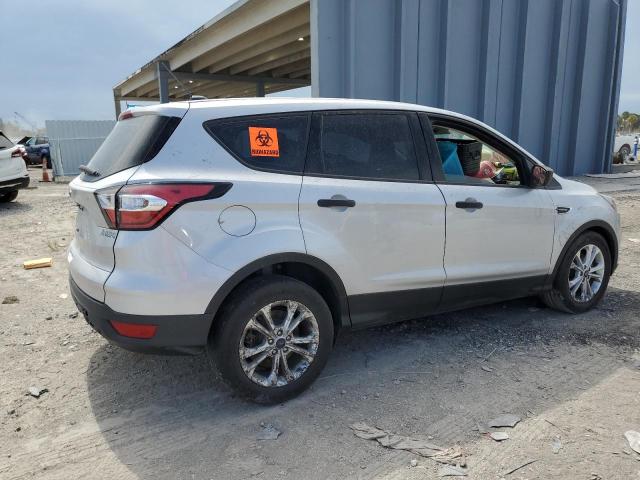 1FMCU0F70JUD60266 - 2018 FORD ESCAPE S Argent photo 3