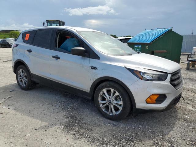 1FMCU0F70JUD60266 - 2018 FORD ESCAPE S Argent photo 4