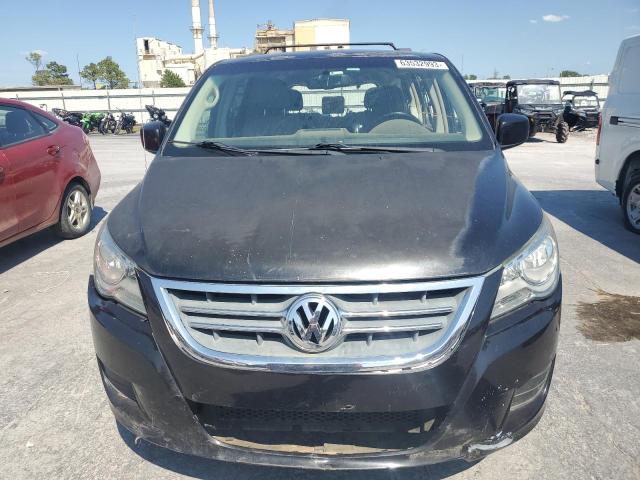 2C4RVABG0CR354782 - 2012 VOLKSWAGEN ROUTAN SE BLACK photo 5