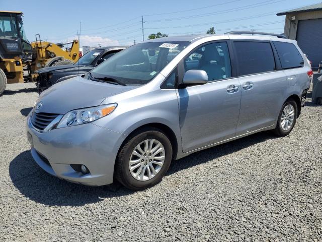 2012 TOYOTA SIENNA XLE, 
