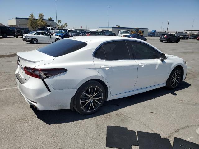 4T1G11AK7RU873263 - 2024 TOYOTA CAMRY SE NIGHT SHADE WHITE photo 3